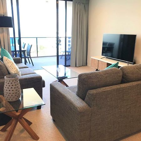 Qube Broadbeach Ocean View Apartments Голд-Кост Экстерьер фото
