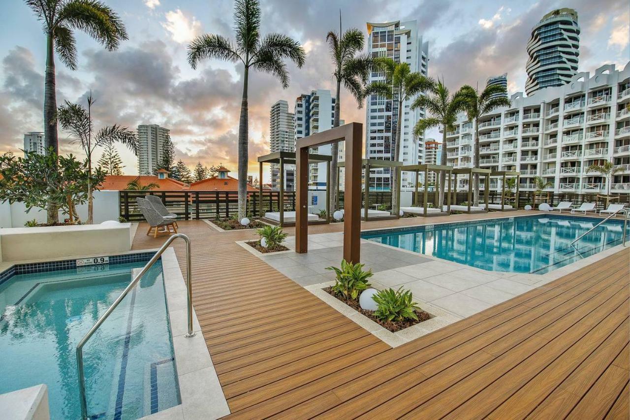 Qube Broadbeach Ocean View Apartments Голд-Кост Экстерьер фото