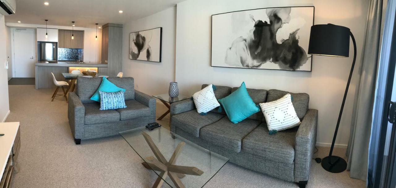 Qube Broadbeach Ocean View Apartments Голд-Кост Экстерьер фото