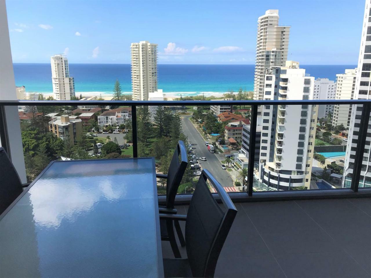 Qube Broadbeach Ocean View Apartments Голд-Кост Экстерьер фото