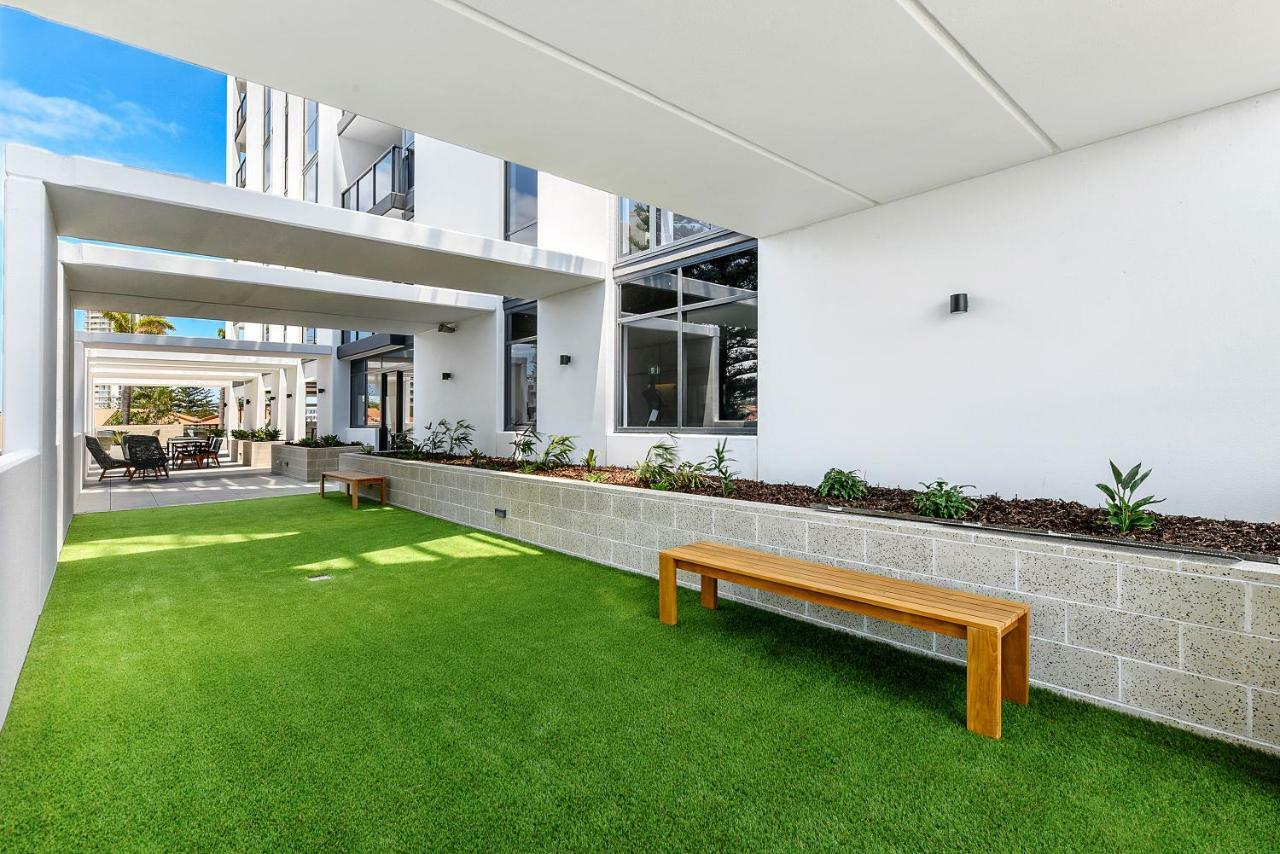 Qube Broadbeach Ocean View Apartments Голд-Кост Экстерьер фото