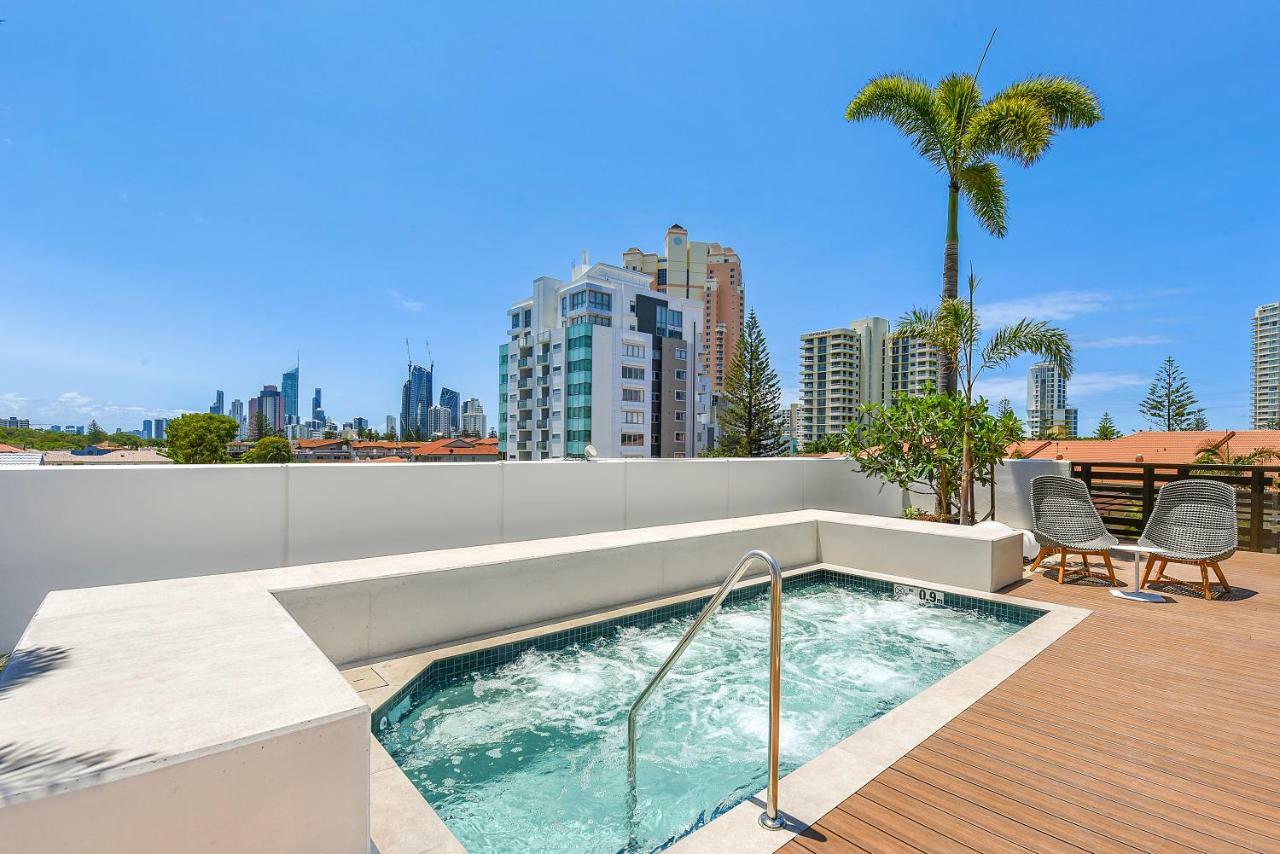 Qube Broadbeach Ocean View Apartments Голд-Кост Экстерьер фото